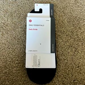 NWT Lululemon Daily Essentials Liner socks